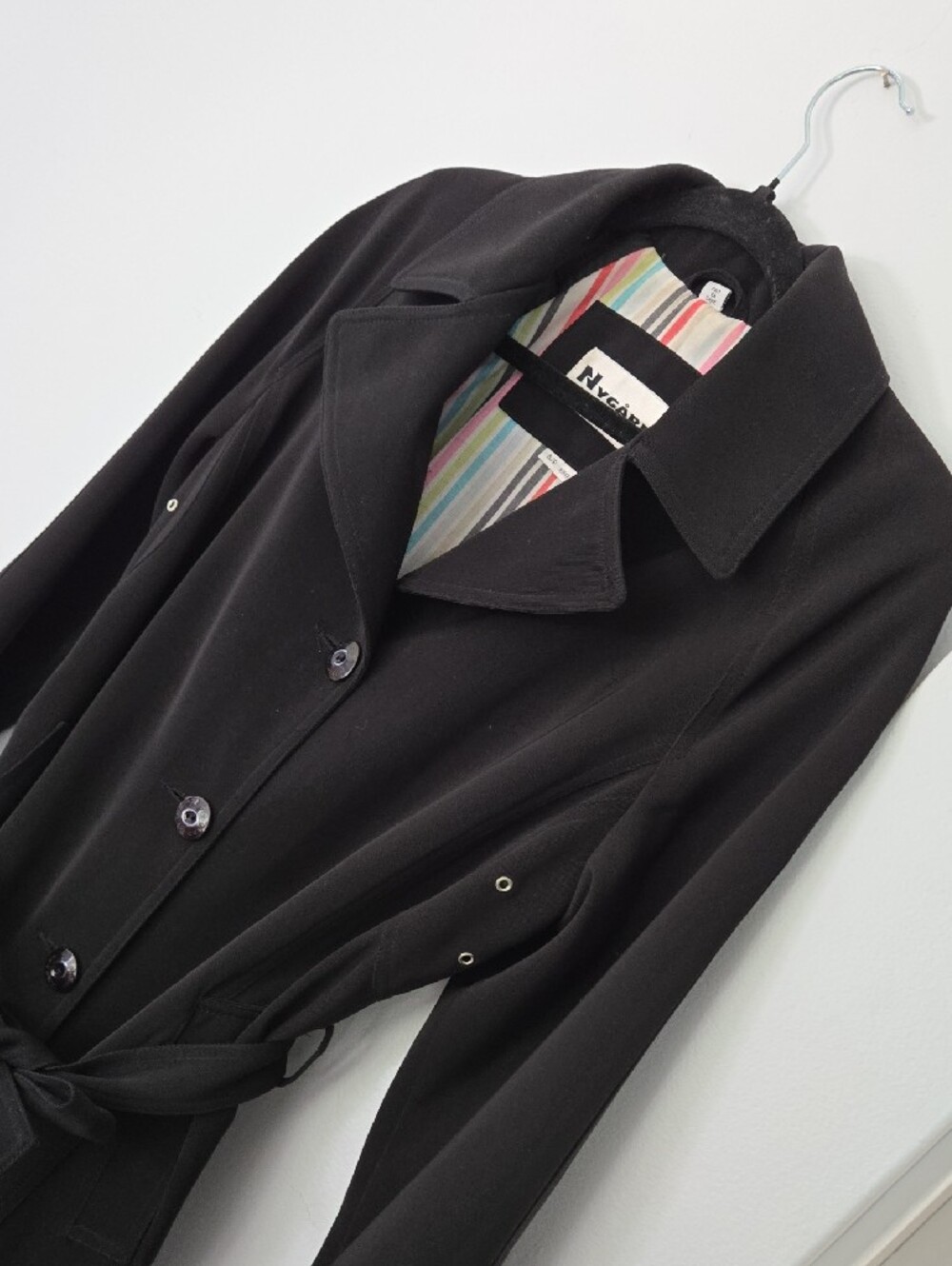 NYC Striped Lining Jacket with Black Trim - Picture 5 of 6